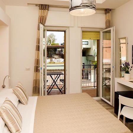 Sorrento Comfort Rooms Con Piscina Buitenkant foto