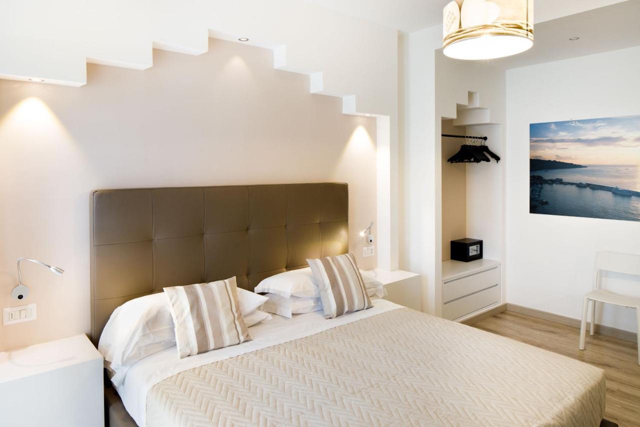 Sorrento Comfort Rooms Con Piscina Buitenkant foto
