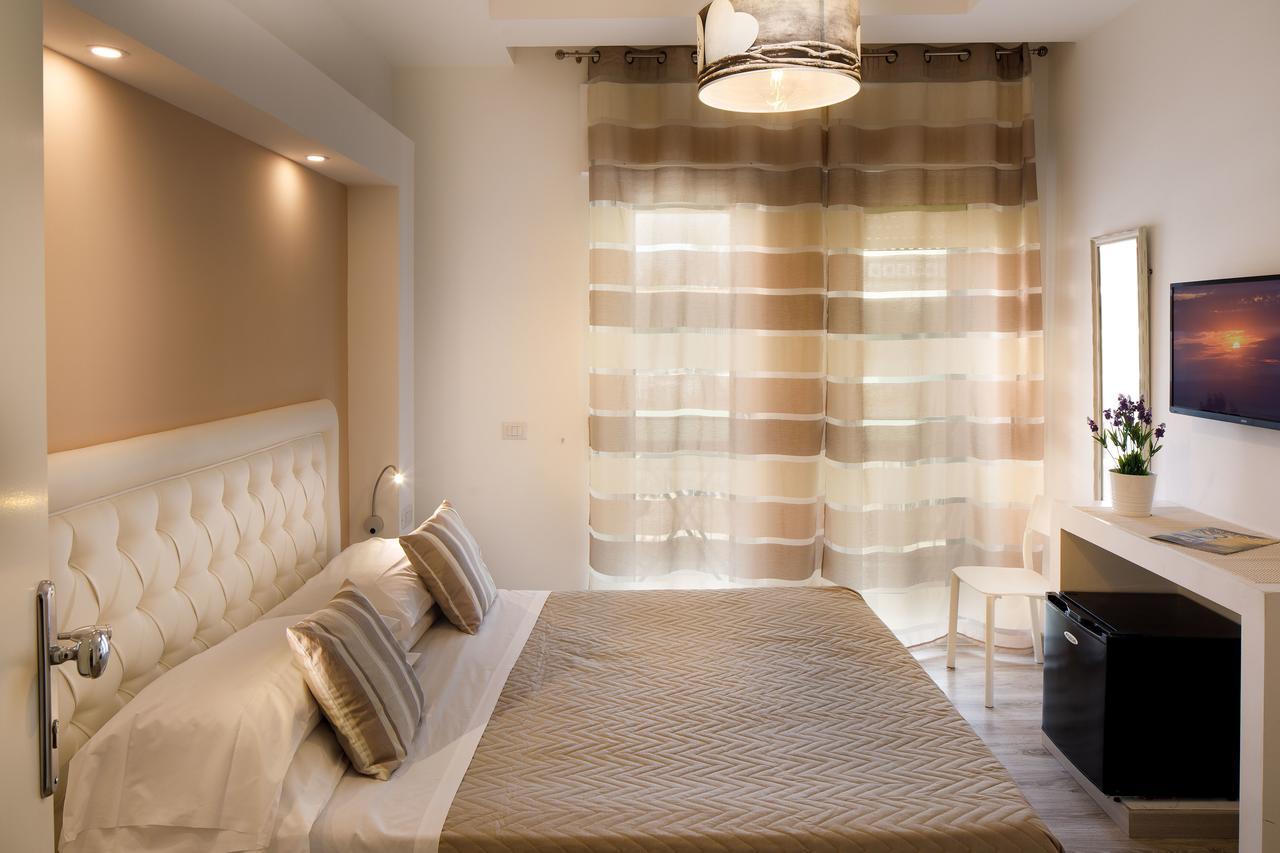 Sorrento Comfort Rooms Con Piscina Buitenkant foto